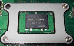 PCに実装されているNEC TOKINＮ社製コンデンサーの写真