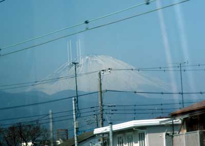 小田原市東海道線車窓から見える富士山２